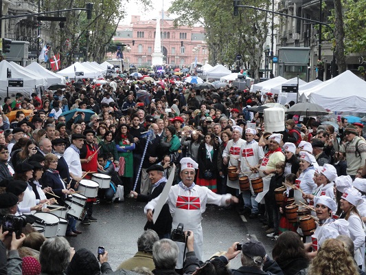 Uno de los momentos más emocionantes del 'Buenos Aires celebra' sin duda fue la Tamborrada (foto EuskalKultura.com)